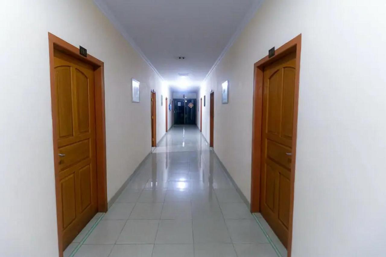 Reddoorz Plus Near Wtc Batanghari Mall Tanjungjohor Exterior foto