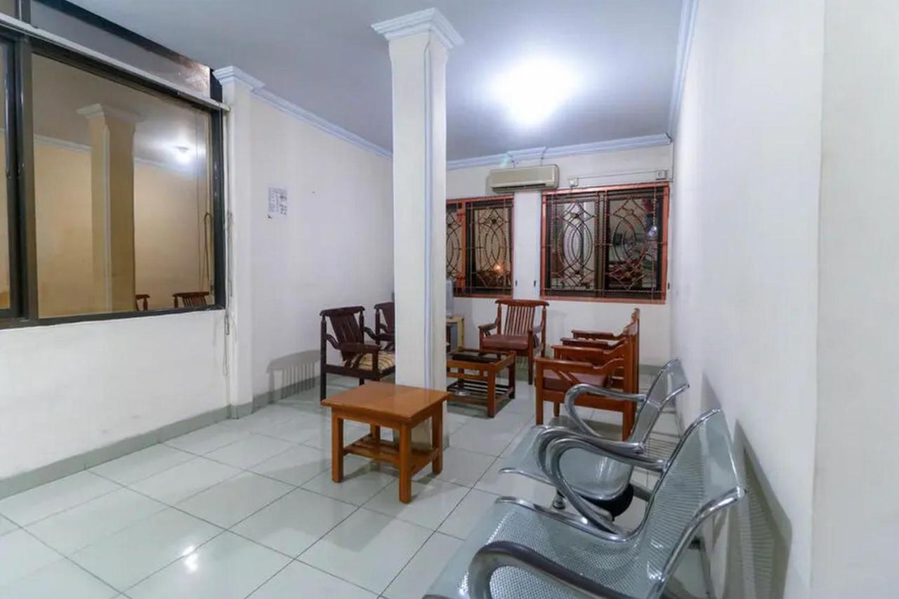 Reddoorz Plus Near Wtc Batanghari Mall Tanjungjohor Exterior foto