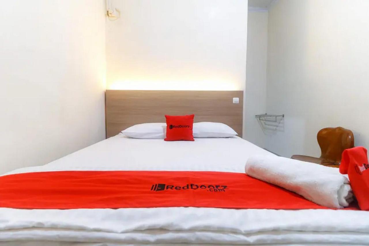 Reddoorz Plus Near Wtc Batanghari Mall Tanjungjohor Exterior foto